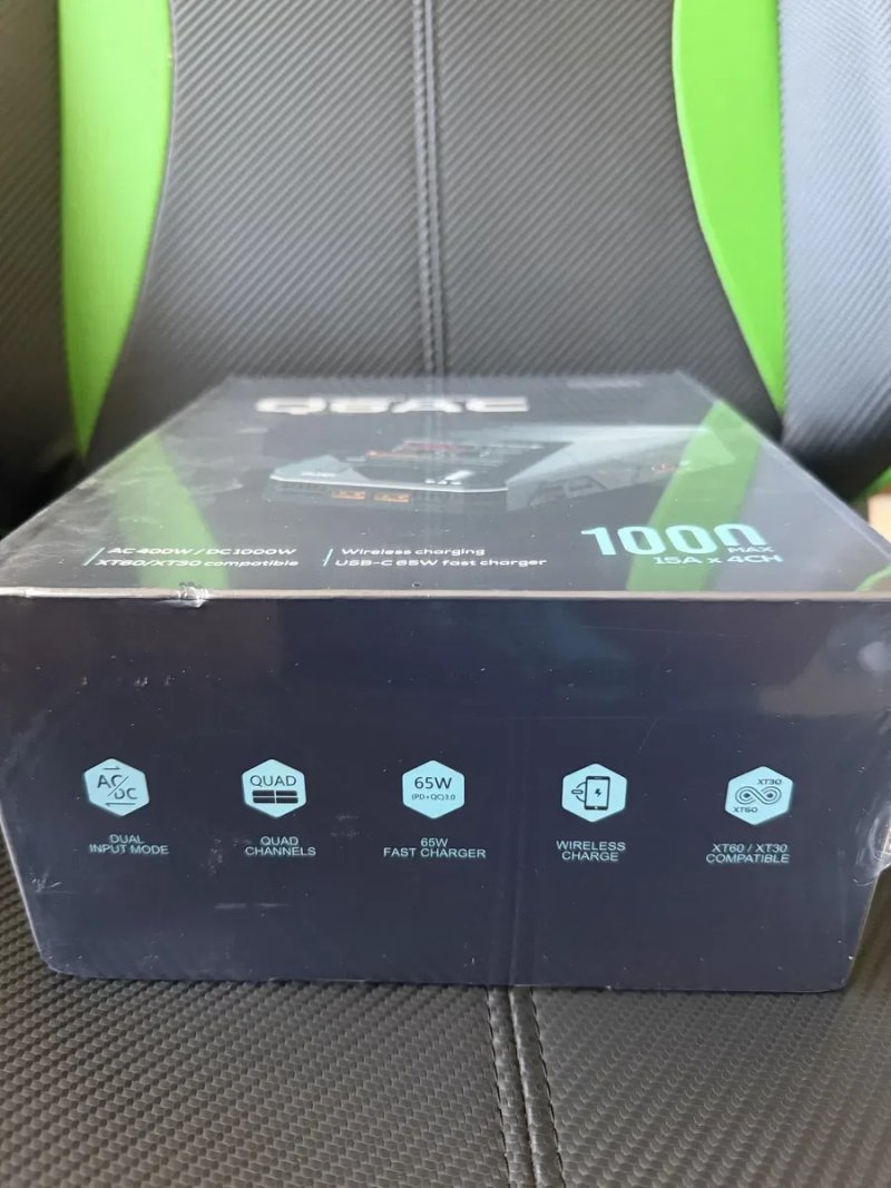 Зарядний пристрій ToolkitRC Q6AC 1000W / 4 канала / блок живлення 400W — фото 2