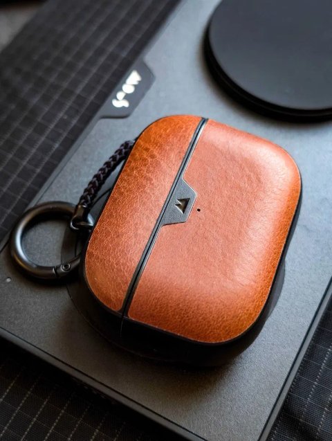 Защитный кейс "Mous" Brown Leather к наушникам Apple AirPods Pro 1 и 2