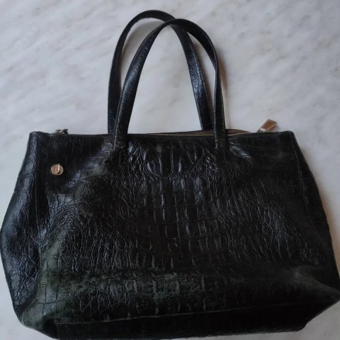 Женская кожаная сумка FURLA.