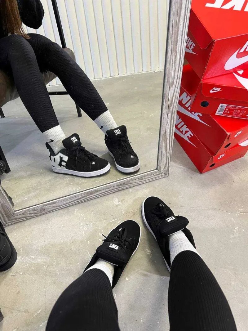 Женские кроссовки DC Black "Classic" Размеры 36-41 — фото 2
