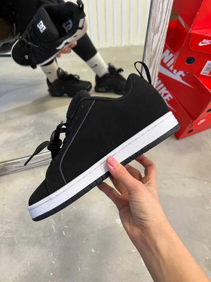 Женские кроссовки DC Black "Classic" Размеры 36-41 — фото 4