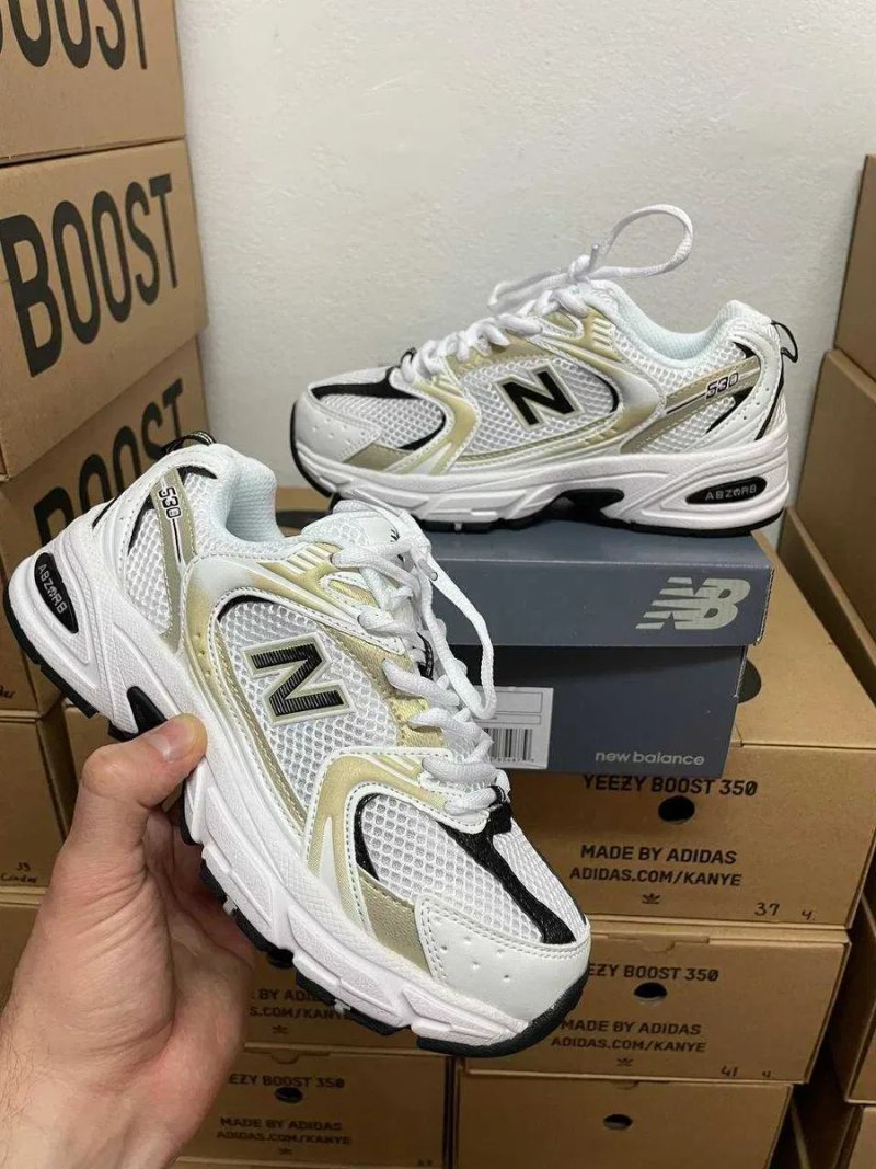 Женские кроссовки New Balance 530 White Gold Black Premium / Нью Беленс белые золотистые 37 38 39 40 — фото 2