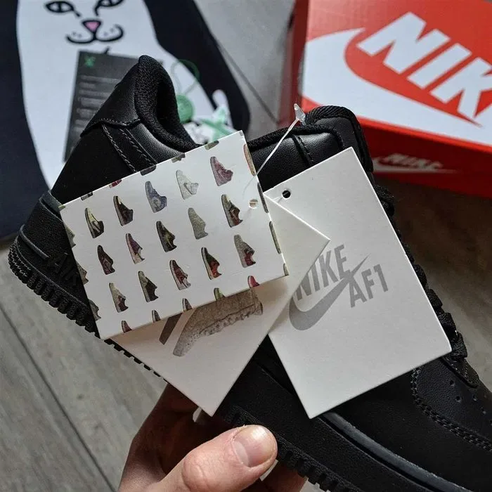 Женские кроссовки Nike Air Force 1 Low 'Black' Premium. Размеры 36-40 — фото 3