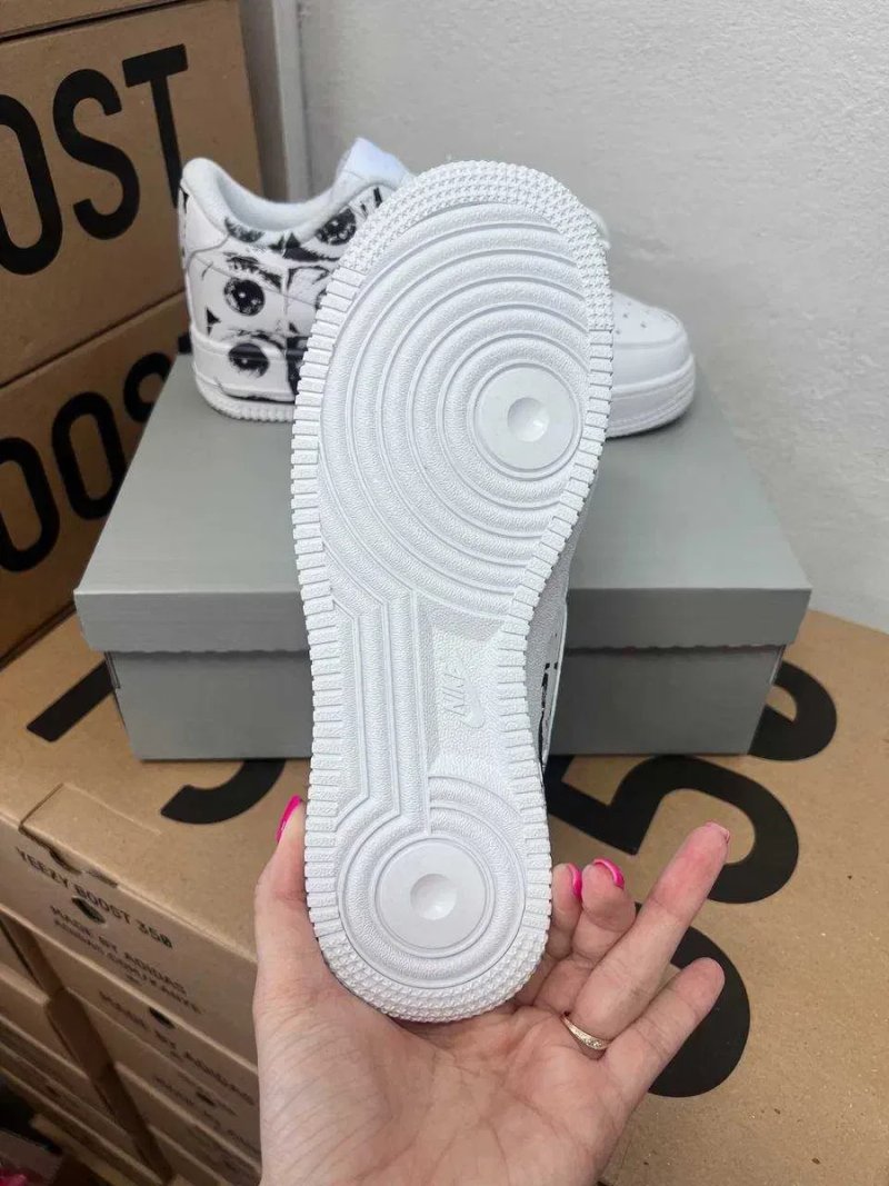 Женские кроссовки Nike Air Force 1 Low х Comme des Garçons Supreme — фото 7