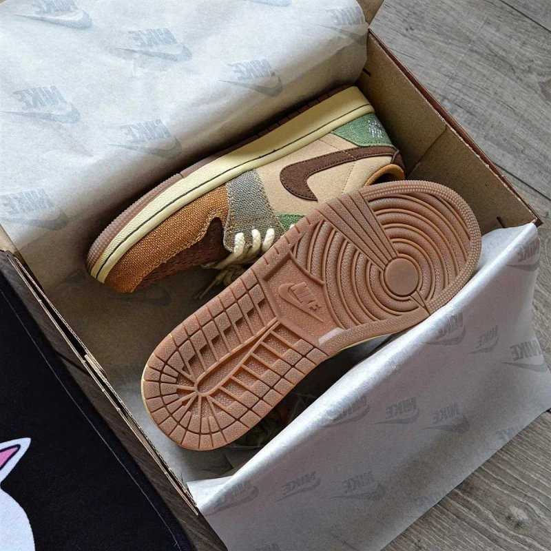 Женские кроссовки Nike Jordan 1 Retro Low OG Zion Williamson 'Voodoo' — фото 4