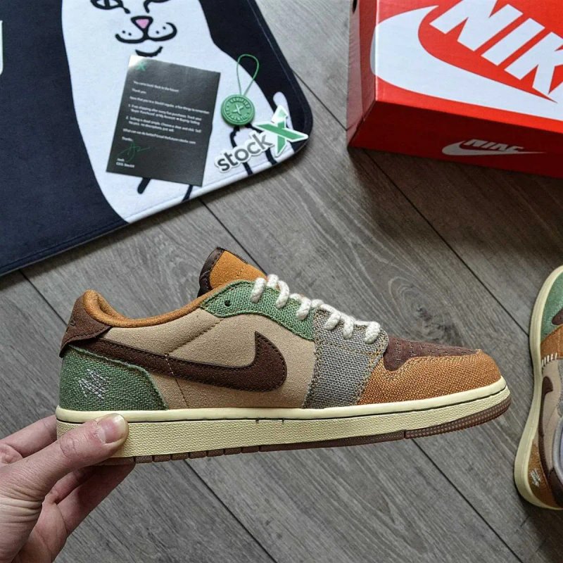 Женские кроссовки Nike Jordan 1 Retro Low OG Zion Williamson 'Voodoo' — фото 6