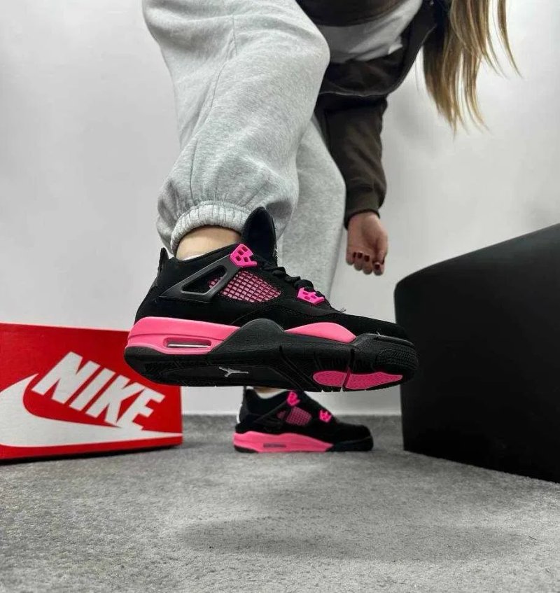 Женские кроссовки Nike Jordan 4 "Black Pink" Размеры 36-41 — фото 7