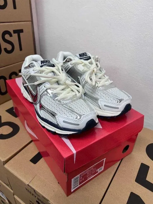Женские кроссовки Nike Vomero 5 / Найк Вомеро серые 36 37 38 39 40 — фото 3