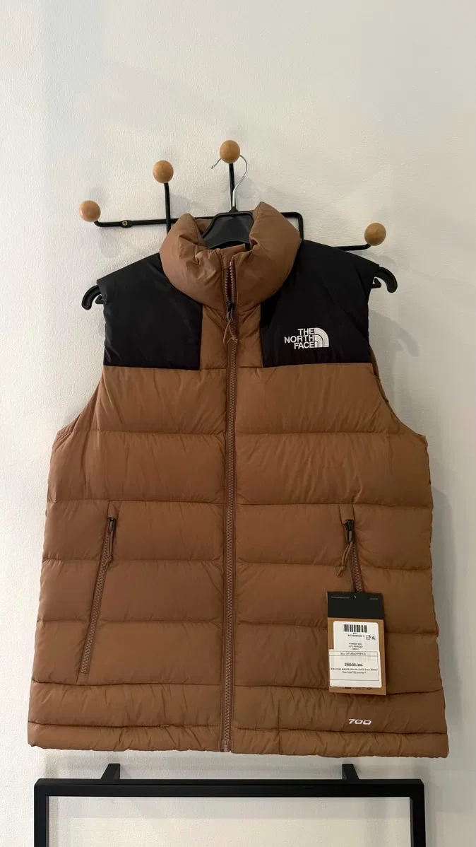 Жилет жіночий пуховий на осінь Оригінал The North Face чорна Ashton Down Vest 600 пух Є інші моделі та розміра найбільший вибір The North Face — фото 5