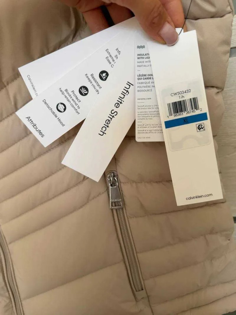 Жилетка безрукавка жіноча Calvin Klein бежева з капюшоном (відстьобується) — фото 4