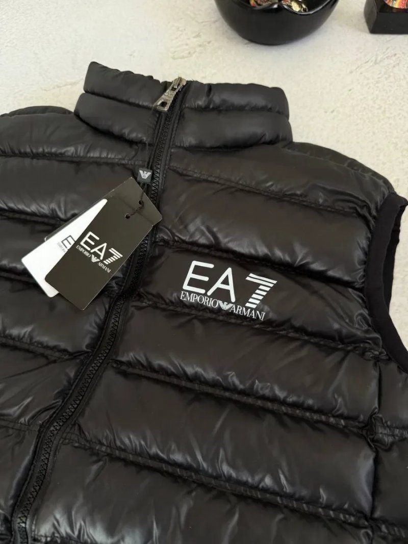 Жилетка Emporio Armani EA7 чорна жилетка безрукавка армані чорна — фото 4