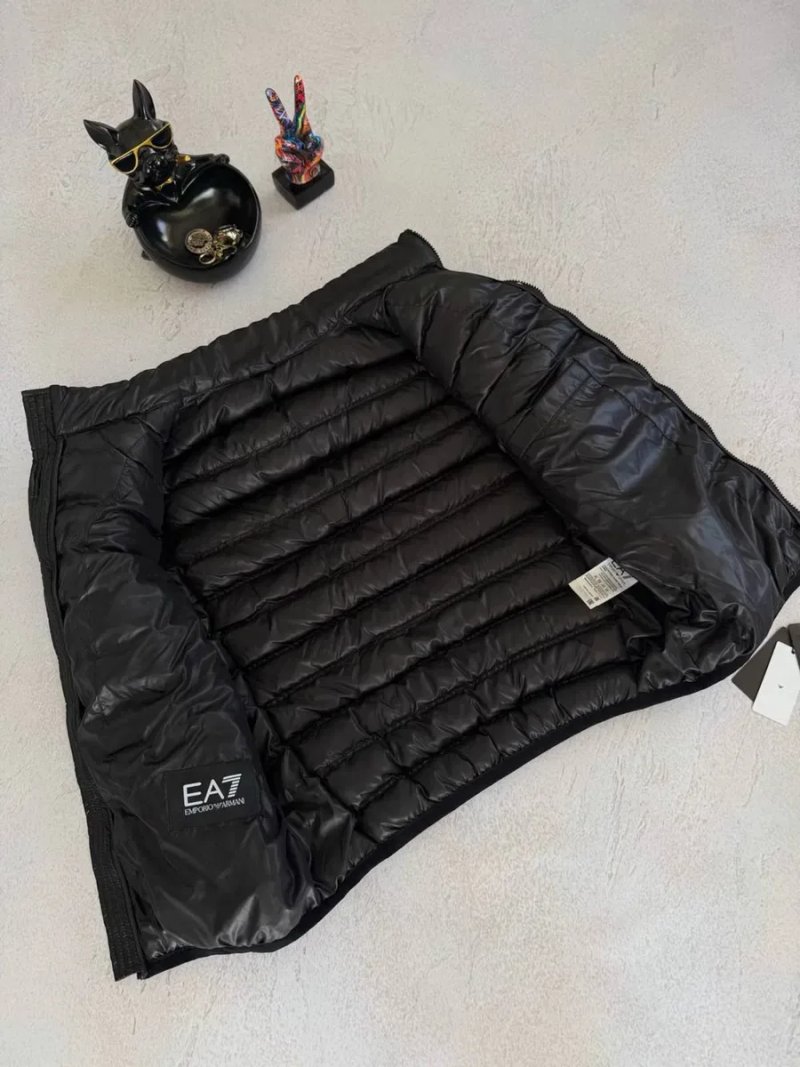 Жилетка Emporio Armani EA7 чорна жилетка безрукавка армані чорна — фото 5
