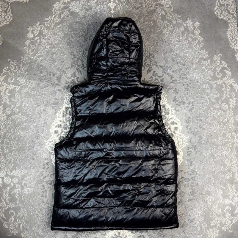 Жилетка Moncler чорного кольору, чоловіча чорна жилетка монклер, безрукавка moncler — фото 8