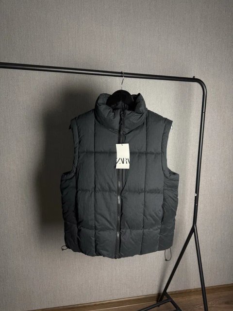 Жилетка від ZARA