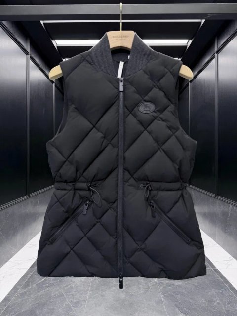 Жіноча чорна пухова жилетка Burberry Devonside з приталеним силуетом, гусячий пух 90%
