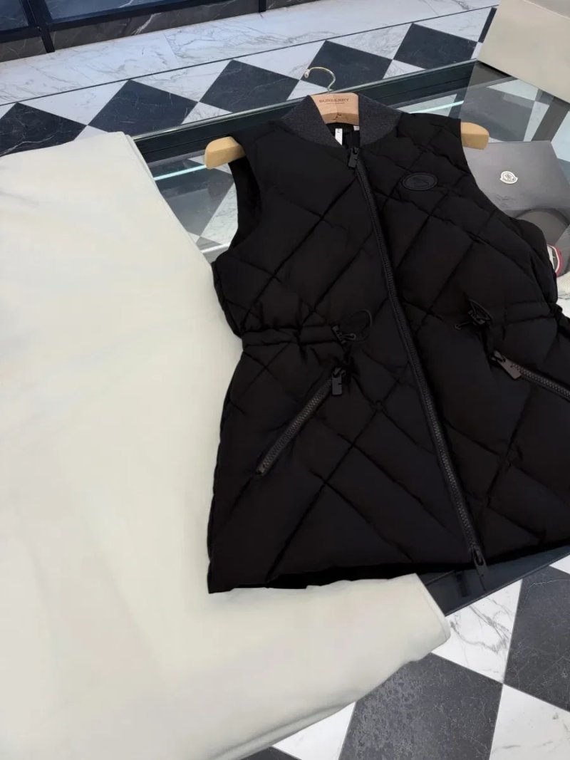 Жіноча чорна пухова жилетка Burberry Devonside з приталеним силуетом, гусячий пух 90% — фото 7