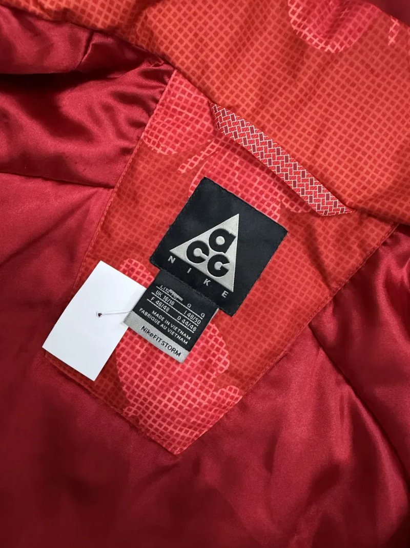 Жіноча гірськолижна куртка Nike ACG, оригінал — фото 7