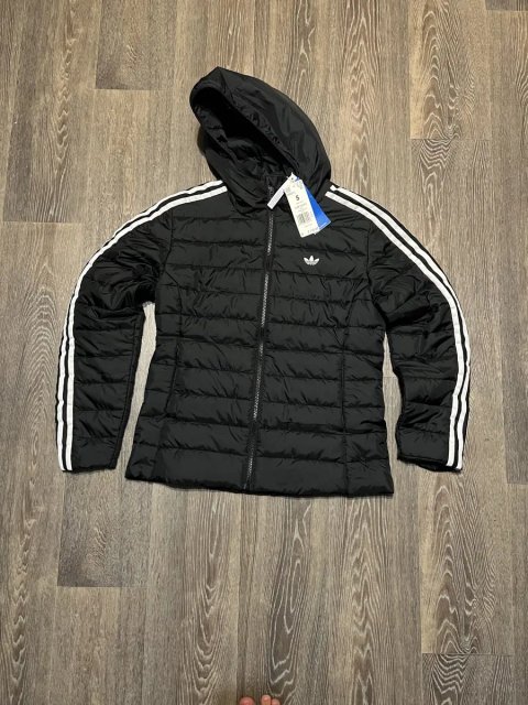 Жіноча куртка adidas оріг нова