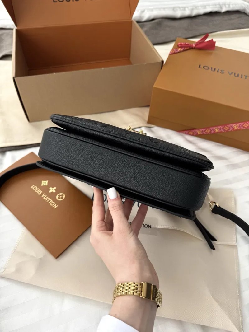 Жіноча сумка чорна Louis Vuitton Pochette metis black сумочка женская натуральная кожа кожаная луи витон шкіряна натуральна шкіра тренд — фото 4