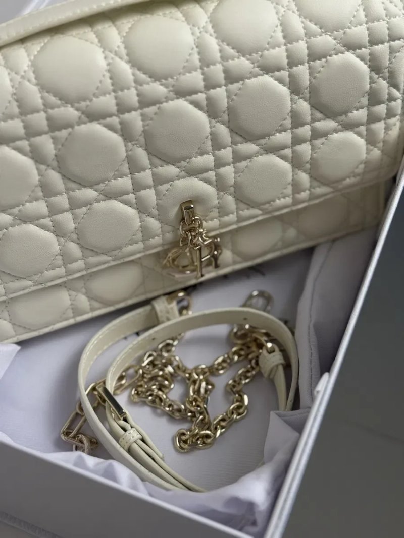 Жіноча сумка Dior Top Handle Bag біла Cannage з ремінцем — фото 4