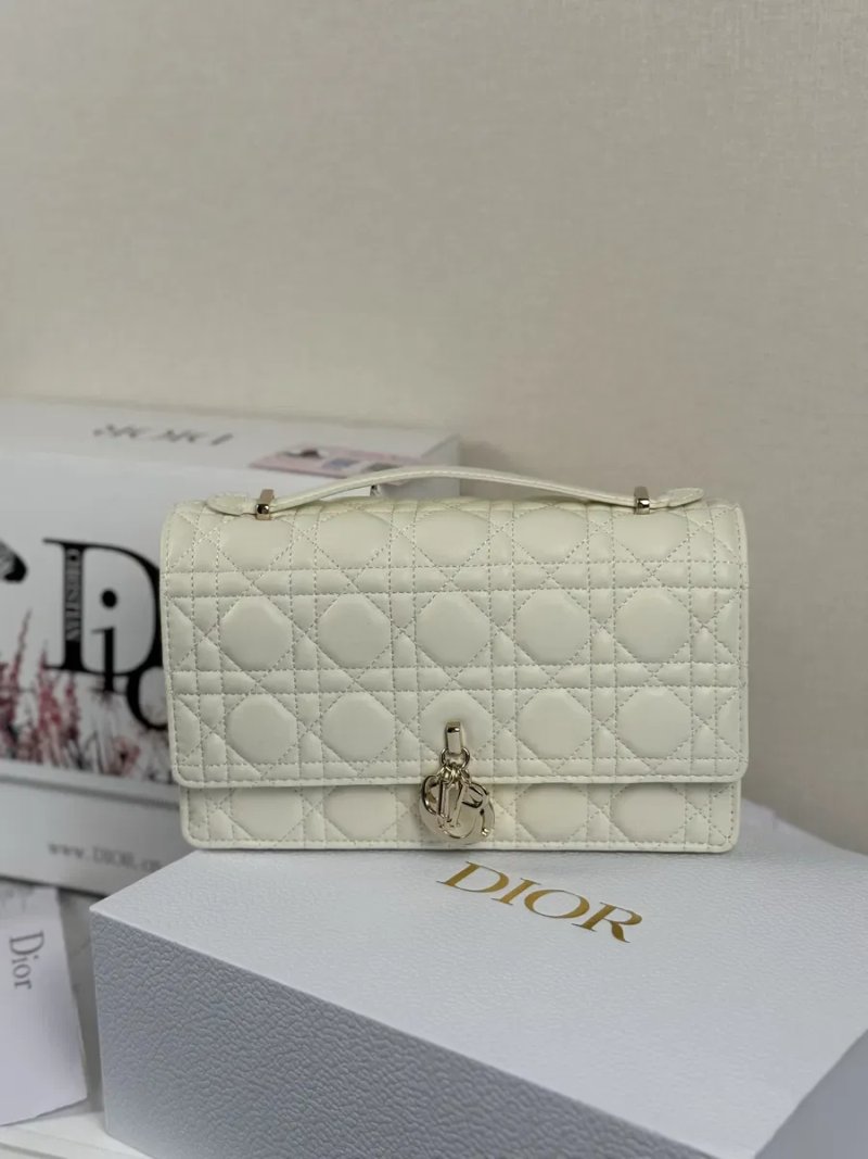 Жіноча сумка Dior Top Handle Bag біла Cannage з ремінцем — фото 7