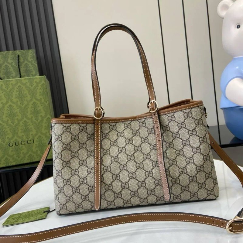 Жіноча сумка шопер Gucci Emblem medium tote bag GG сумочка шоппер женская гуччи коричневая бежевая кожа кожаная шкіра шкіряна купити сумку україна — фото 3