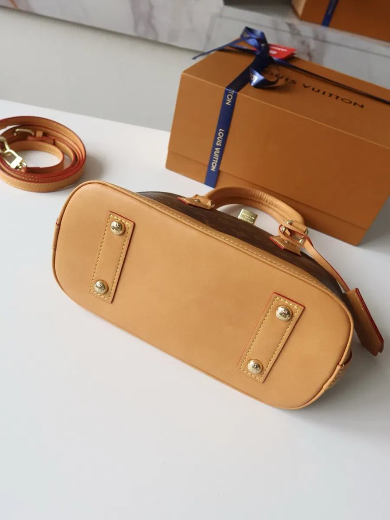 Жіноча сумка з натуральної шкіри Louis Vuitton — фото 8