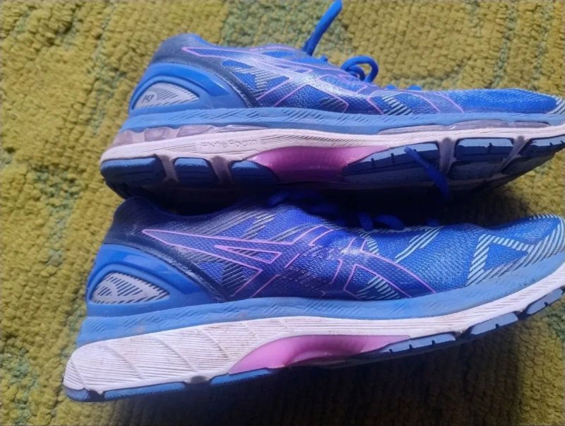 Жіночі бігові кросівки ASICS Gel-Nimbus 19 (Оригінал) • Розмір 42 (26.5 см) — фото 2