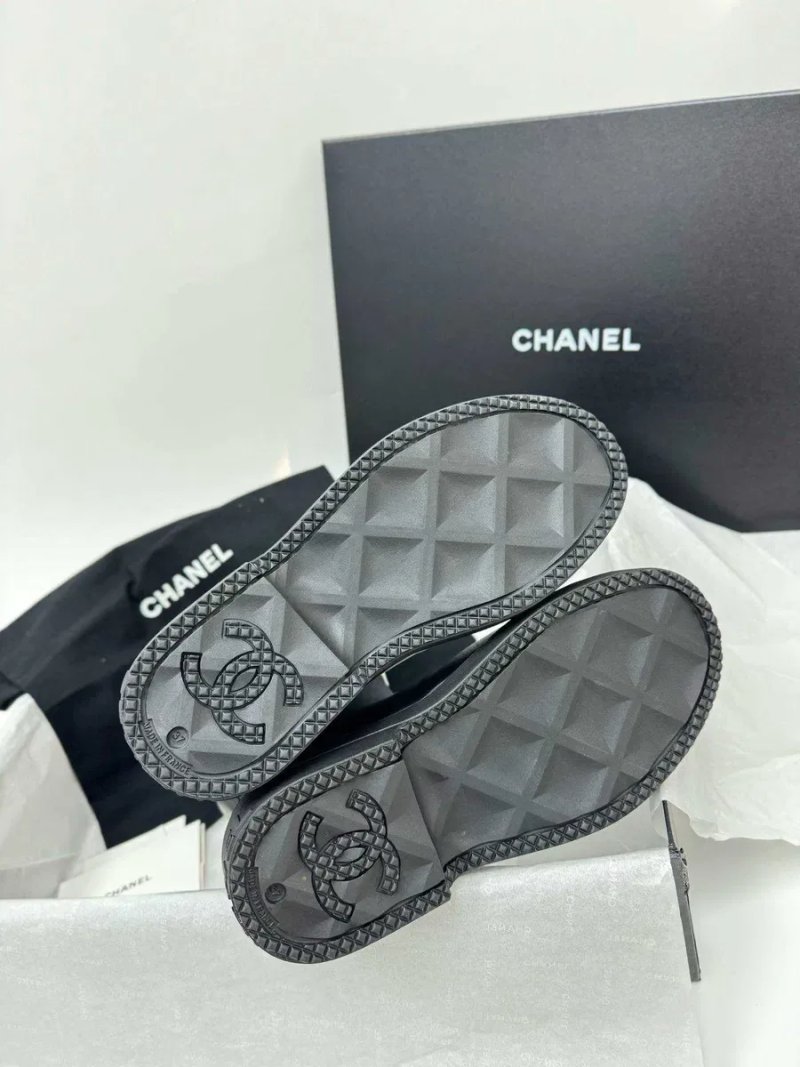 Жіночі чорні гумові чоботи Chanel черные демисезонные резиновые ботинки Chanel жокейские сапоги Шанель — фото 5