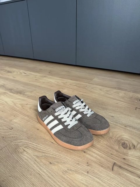 Жіночі кеди шкіряні низькі Adidas Handball Spezial W IF6490
