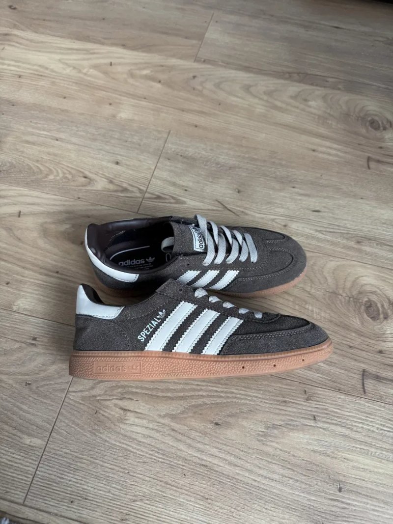 Жіночі кеди шкіряні низькі Adidas Handball Spezial W IF6490 — фото 6