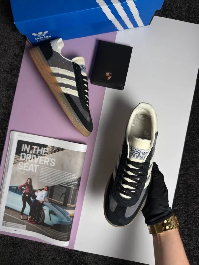 Жіночі кросівки адідас Adidas Handball Spezial W Grey Black White [36-41] — фото 2