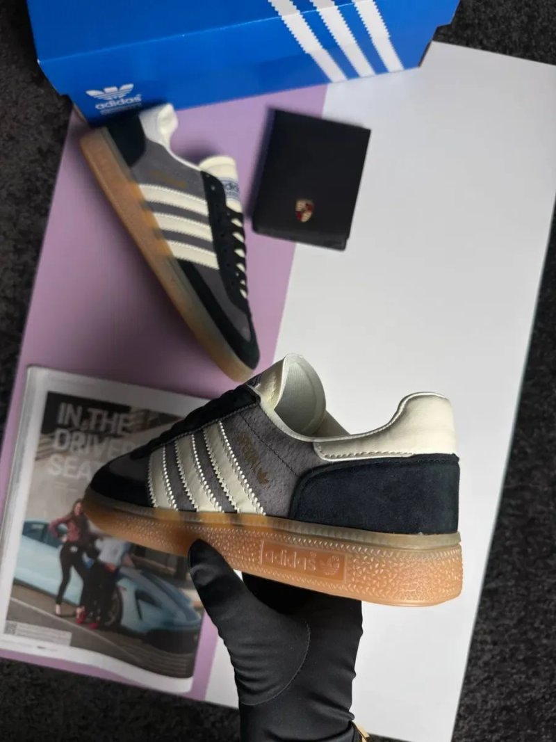 Жіночі кросівки адідас Adidas Handball Spezial W Grey Black White [36-41] — фото 4