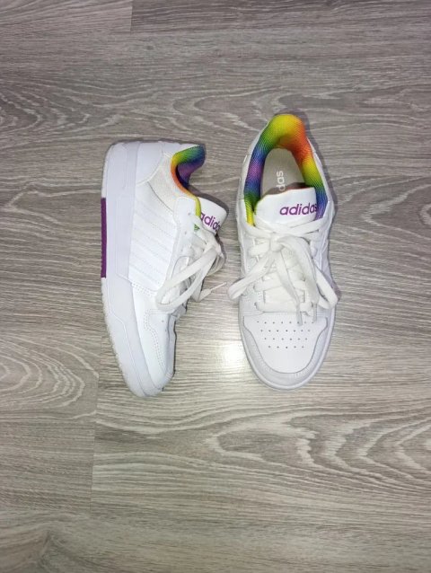 Жіночі кросівки Adidas Entrap 'Pride' (артикул H01052).