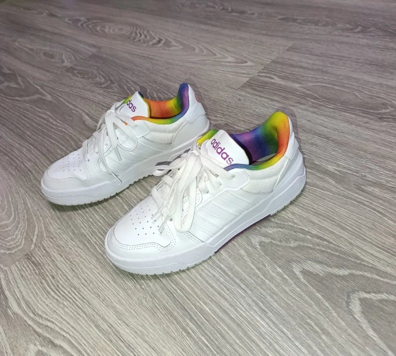 Жіночі кросівки Adidas Entrap 'Pride' (артикул H01052). — фото 3