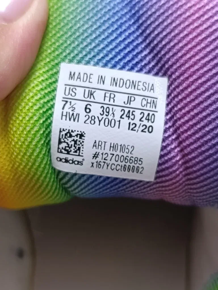 Жіночі кросівки Adidas Entrap 'Pride' (артикул H01052). — фото 5