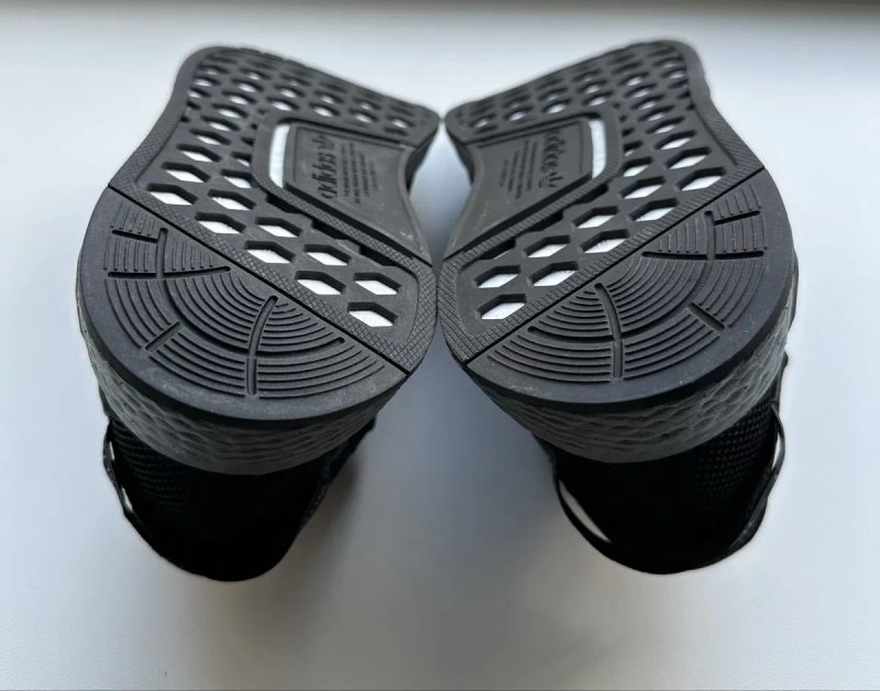 Жіночі кросівки Adidas NMD_R1 V2 Black HQ6628 розмір 39 — фото 7