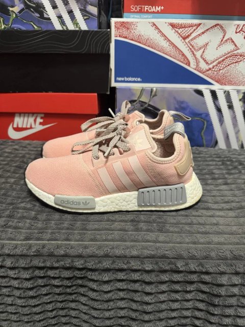 Жіночі кросівки adidas NMD R1 Vapour Pink/Light Onix 38(23,5см) ориг