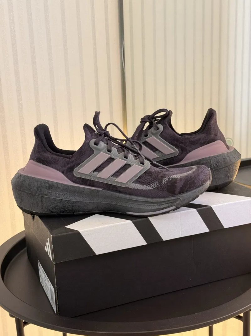 Жіночі кросівки Adidas Ultraboost Light Running Shoes Violet IF1487 — фото 3