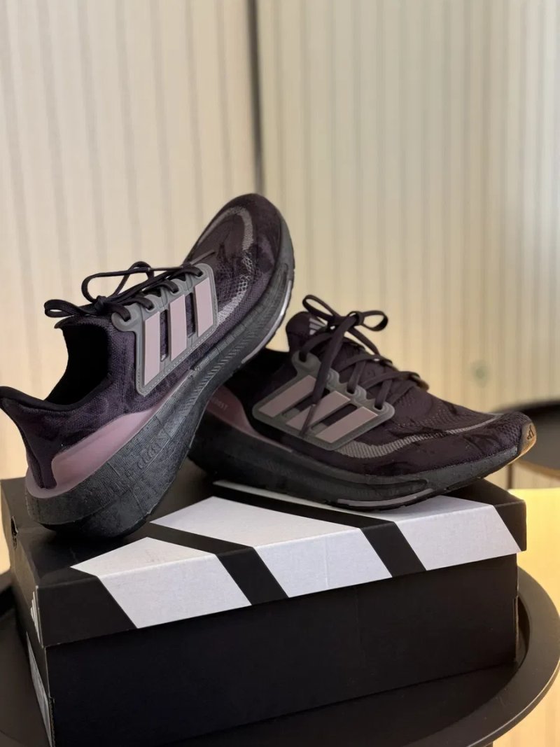 Жіночі кросівки Adidas Ultraboost Light Running Shoes Violet IF1487 — фото 4