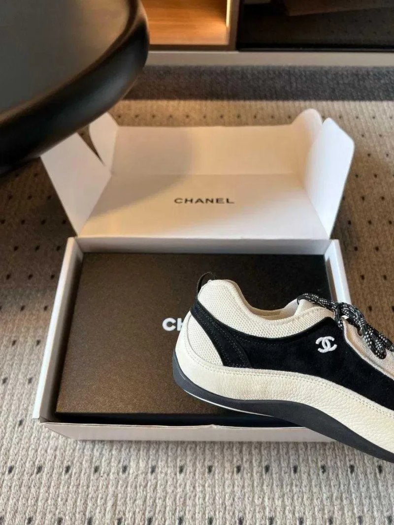 Жіночі кросівки Chanel 26SS чорно-білі шкіряні в стилі ретро натуральна шкіра 39 р — фото 2