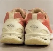 Жіночі кросівки ECCO BIOM Fjuel Racer. — фото 2
