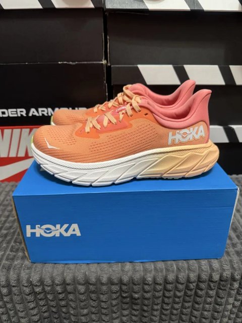 Жіночі кросівки Hoka Arahi 7 38(24см) оригінал