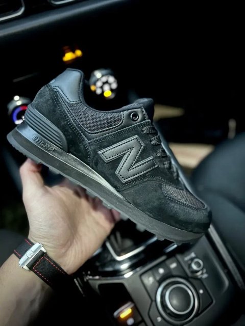 Жіночі кросівки New Balance 574
Женские черные кроссовки