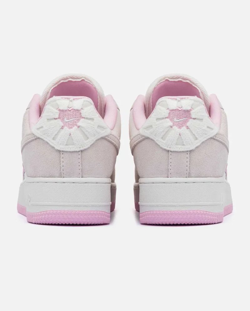 Жіночі кросівки Nike Air Force 1 Low "Valentine's Day" Розміри 36-41 — фото 8