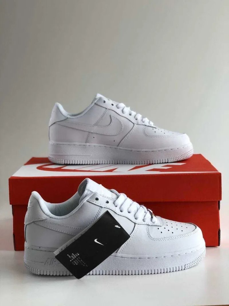 Жіночі кросівки Nike Air Force 1 Low "White Classic" Розміри 36-40 — фото 3