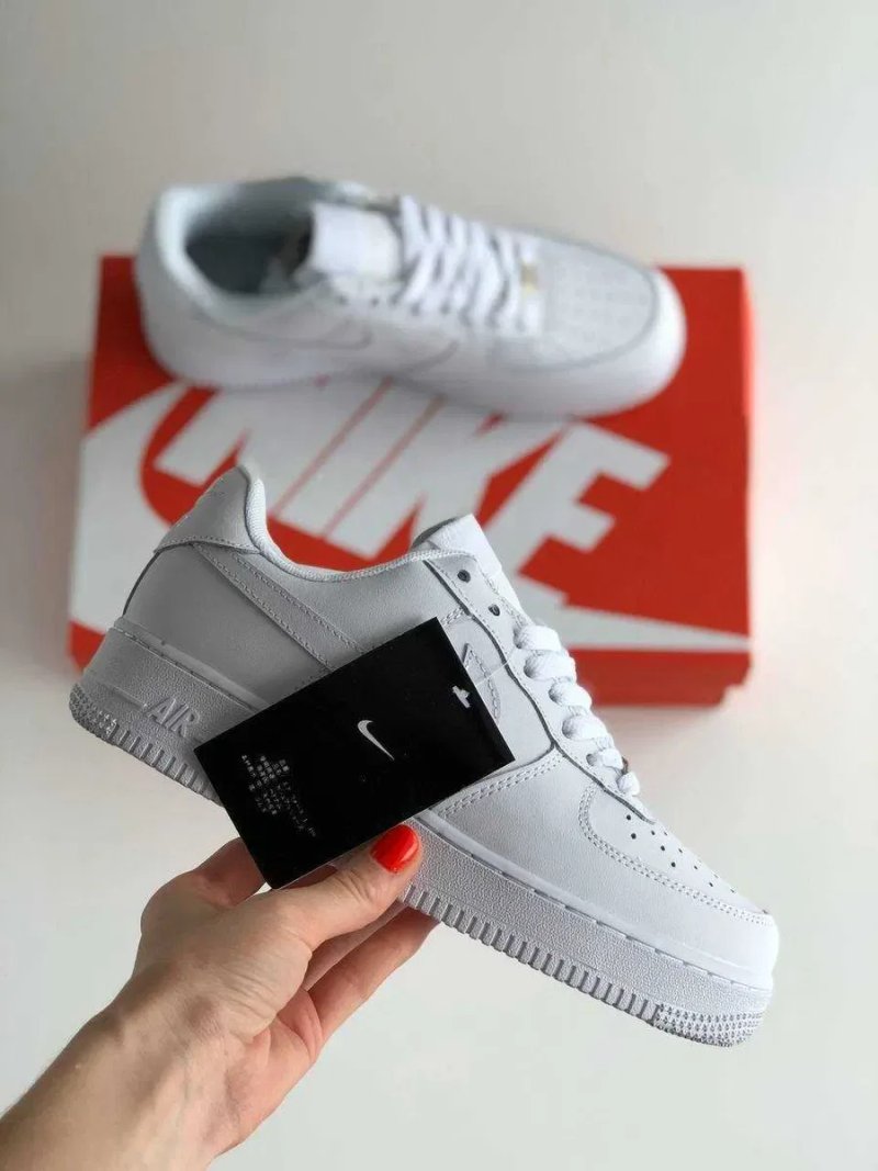 Жіночі кросівки Nike Air Force 1 Low "White Classic" Розміри 36-40 — фото 4