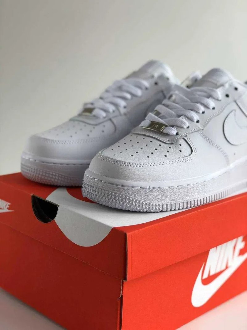 Жіночі кросівки Nike Air Force 1 Low "White Classic" Розміри 36-40 — фото 5