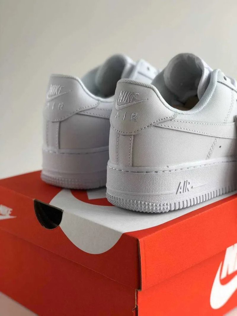 Жіночі кросівки Nike Air Force 1 Low "White Classic" Розміри 36-40 — фото 6