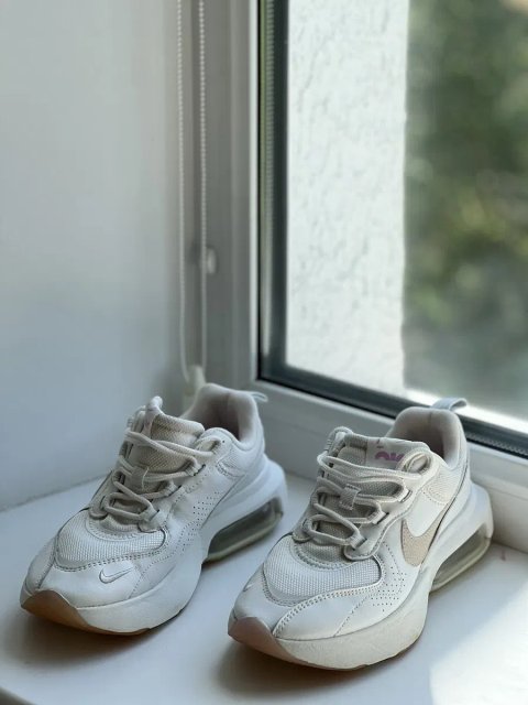 Жіночі кросівки Nike Air Max Verona 'Summit White